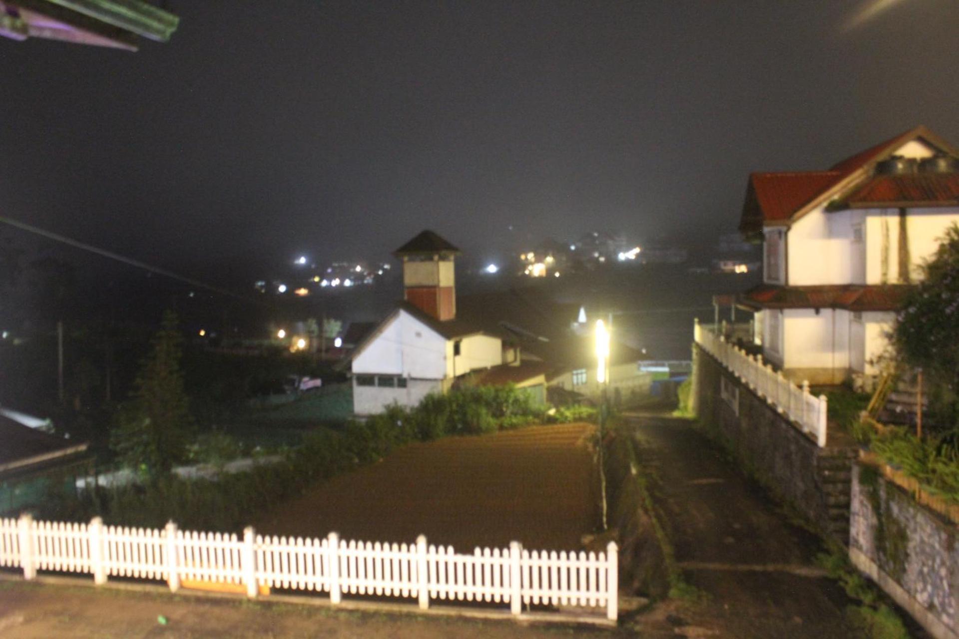 Maha Royal Hotel Nuwara Eliya Room photo